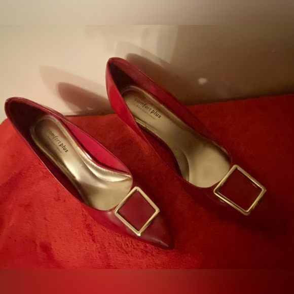 Comfort Plus by Predictions Patent Leather Pump - Picture 2 of 9